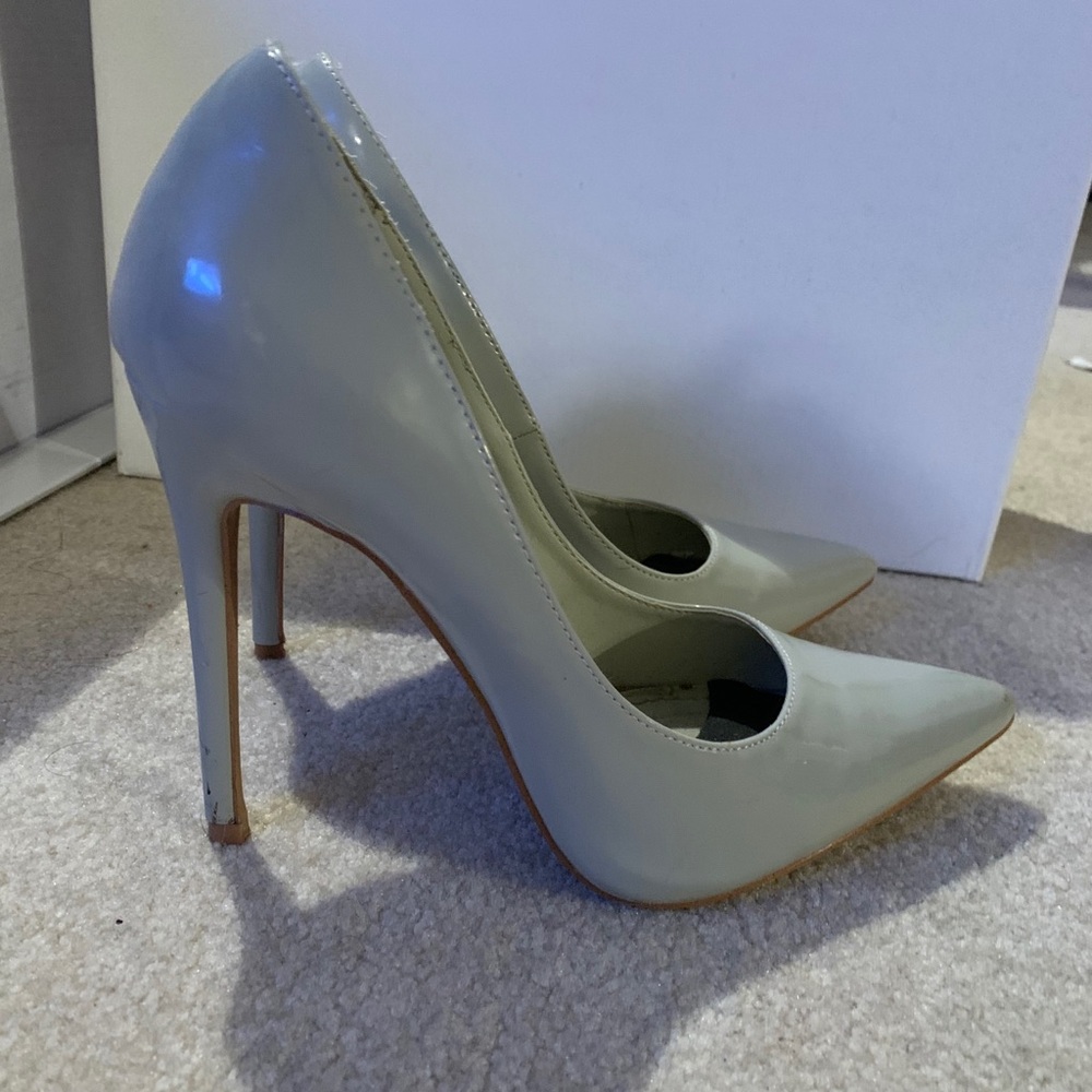 Ultra high grey heels